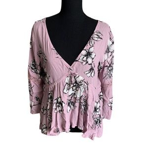 American Rag V- neck Floral Blouse Size Medium